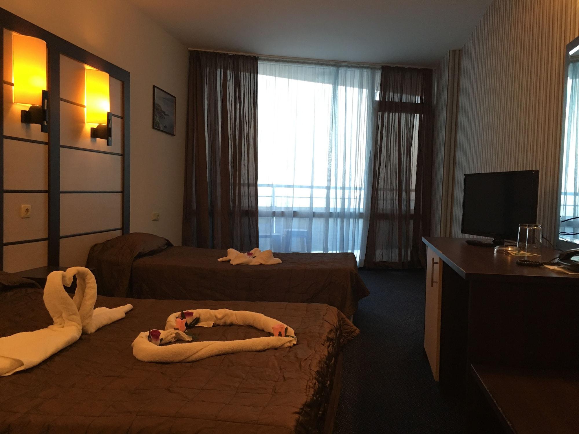 Sunny Bay Beach Hotel Pomorie Esterno foto