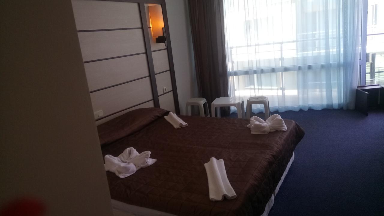 Sunny Bay Beach Hotel Pomorie Esterno foto